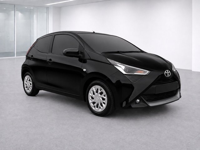 View our Toyota Aygo 1.0 VVT-i x-play Hatchback 5dr Petrol Manual Euro 6 (Safety Sense) (71 ps)