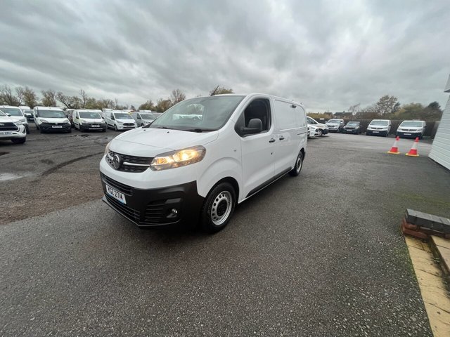 2022 Vauxhall Vivaro 1.5L Dynamic 6dr - Photo 3