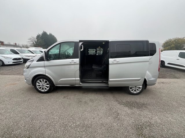 2021 Ford Tourneo Custom 2L Titanium 5dr - Photo 5