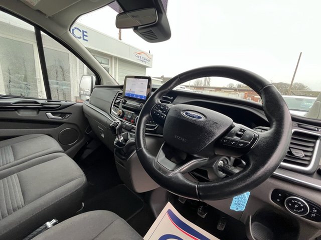 2021 Ford Tourneo Custom 2L Titanium 5dr - Photo 11