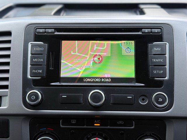 2015 VOLKSWAGEN TRANSPORTER 2015 2.0 BITDI BLUEMOTION TECH T30 HIGHLINE KOMBI SPORTLINE STYLE BODYKITS DSG 4MOTION LED DAYLIGHTS 5 SEATS 20" ALLOYS L1 H1 (219 G/KM, 178 BHP) - Photo 9