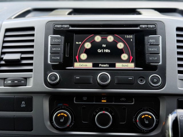 2015 VOLKSWAGEN TRANSPORTER 2015 2.0 BITDI BLUEMOTION TECH T30 HIGHLINE KOMBI SPORTLINE STYLE BODYKITS DSG 4MOTION LED DAYLIGHTS 5 SEATS 20" ALLOYS L1 H1 (219 G/KM, 178 BHP) - Photo 10