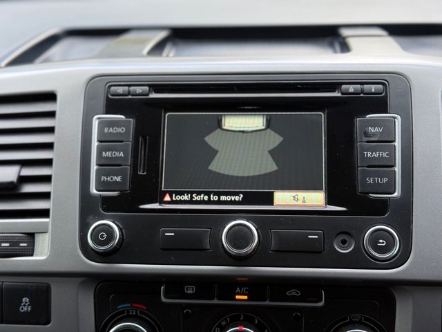 2015 VOLKSWAGEN TRANSPORTER 2015 2.0 BITDI BLUEMOTION TECH T30 HIGHLINE KOMBI SPORTLINE STYLE BODYKITS DSG 4MOTION LED DAYLIGHTS 5 SEATS 20" ALLOYS L1 H1 (219 G/KM, 178 BHP) - Photo 11