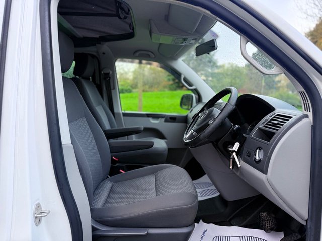 2015 VOLKSWAGEN TRANSPORTER 2015 2.0 BITDI BLUEMOTION TECH T30 HIGHLINE KOMBI SPORTLINE STYLE BODYKITS DSG 4MOTION LED DAYLIGHTS 5 SEATS 20" ALLOYS L1 H1 (219 G/KM, 178 BHP) - Photo 6