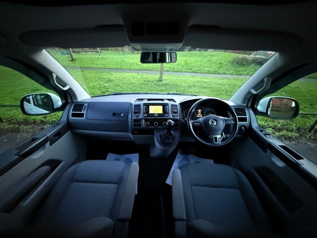 2015 VOLKSWAGEN TRANSPORTER 2015 2.0 BITDI BLUEMOTION TECH T30 HIGHLINE KOMBI SPORTLINE STYLE BODYKITS DSG 4MOTION LED DAYLIGHTS 5 SEATS 20" ALLOYS L1 H1 (219 G/KM, 178 BHP) - Photo 5