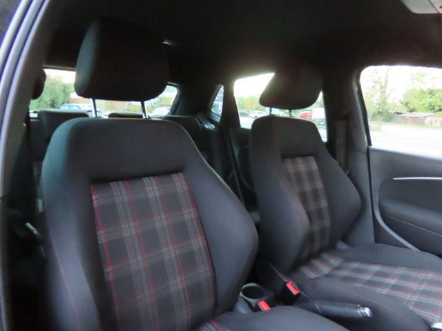 2016 VOLKSWAGEN POLO - Photo 8