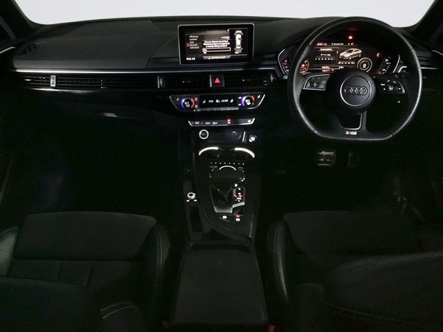 2019 Audi A4 2L Black Edition 4dr - Photo 3