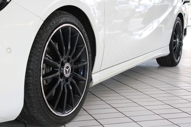 2017 MERCEDES-BENZ A-CLASS 1.6 A160 AMG Line (Premium) Hatchback 5dr Petrol 7G-DCT Euro 6 (s/s) (102 ps) - Photo 7