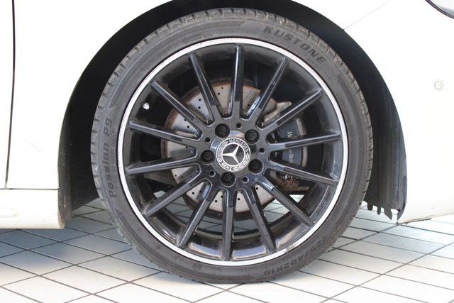 2017 MERCEDES-BENZ A-CLASS 1.6 A160 AMG Line (Premium) Hatchback 5dr Petrol 7G-DCT Euro 6 (s/s) (102 ps) - Photo 12