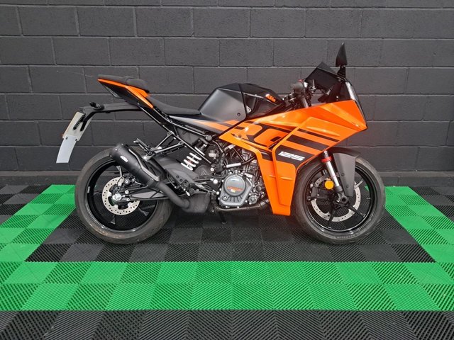 View our KTM RC 125