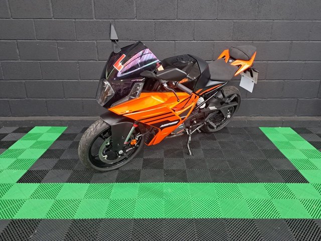 View our KTM RC 125