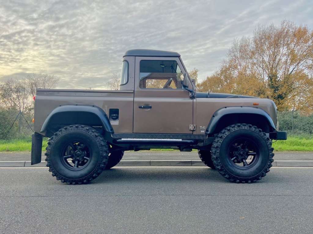 USED 1989 F LAND ROVER DEFENDER 90 300tdi // 2.5 // Pick up // Galvanised Chassis // px swap 