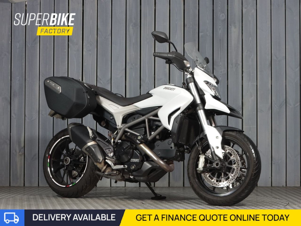 DUCATI HYPERSTRADA 821HYPERSTRADA 821 DUCATI HYPERSTRADA 821HYPERSTRADA 821