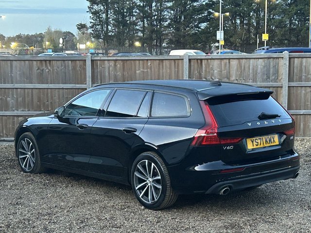 2022 VOLVO V60 - Photo 3