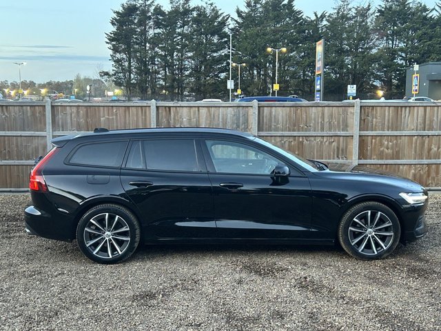 2022 VOLVO V60 - Photo 6