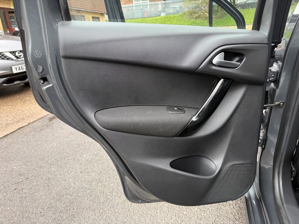 USED 2015 15 CITROEN C3 1.2 PureTech Exclusive Hatchback 5dr Petrol Manual Euro 6 (s/s) (110 ps) AUX, AIR CON, LOW MILEAGE