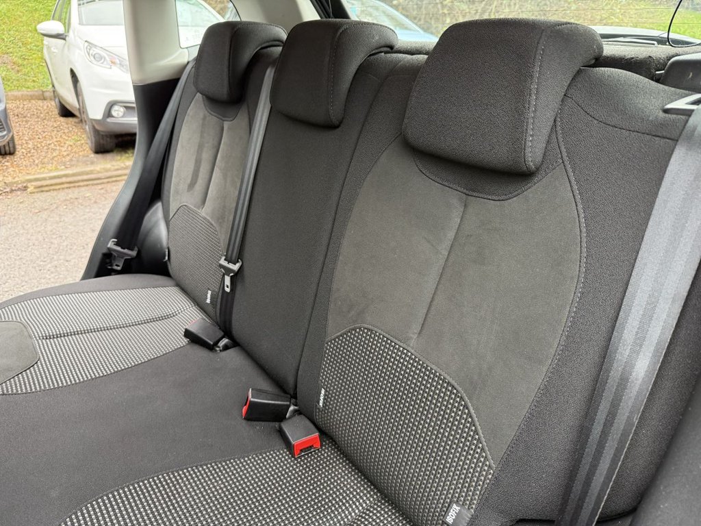 USED 2015 15 CITROEN C3 1.2 PureTech Exclusive Hatchback 5dr Petrol Manual Euro 6 (s/s) (110 ps) AUX, AIR CON, LOW MILEAGE