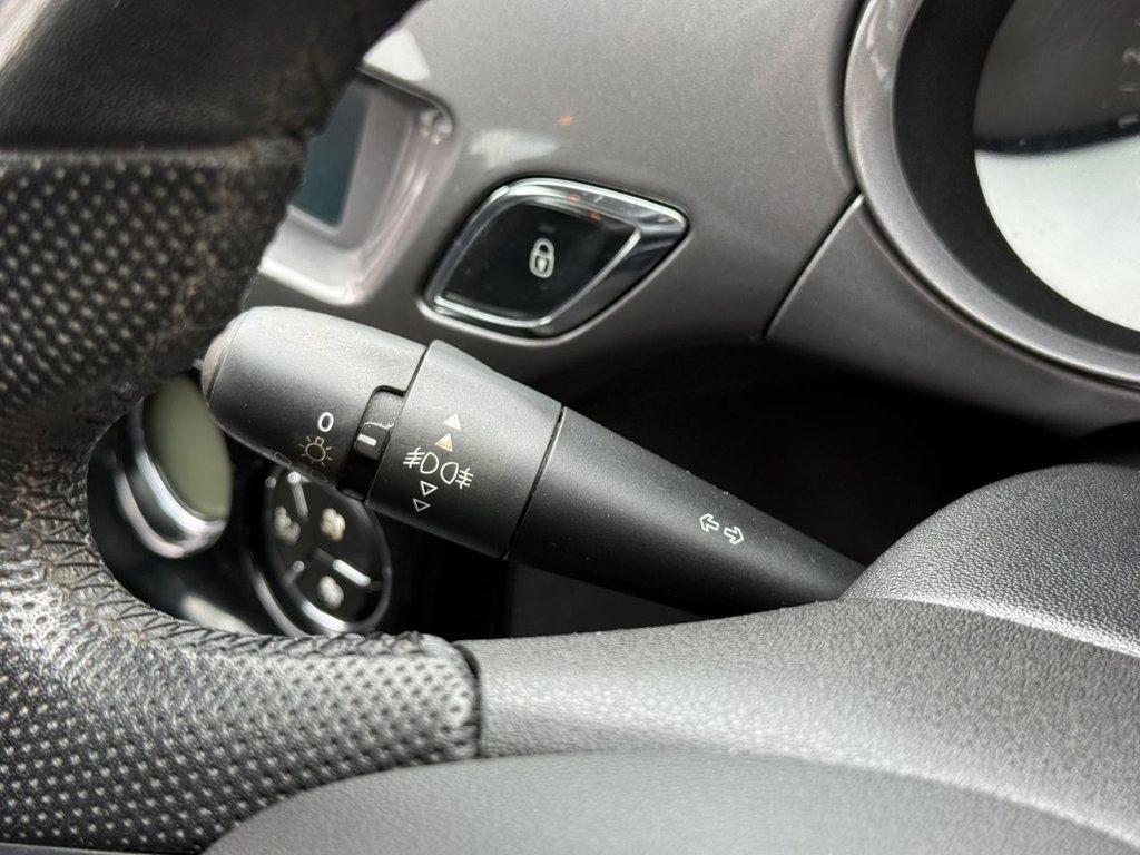USED 2015 15 CITROEN C3 1.2 PureTech Exclusive Hatchback 5dr Petrol Manual Euro 6 (s/s) (110 ps) AUX, AIR CON, LOW MILEAGE