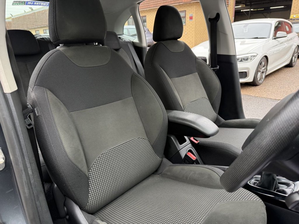 USED 2015 15 CITROEN C3 1.2 PureTech Exclusive Hatchback 5dr Petrol Manual Euro 6 (s/s) (110 ps) AUX, AIR CON, LOW MILEAGE