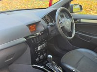 USED 2007 57 VAUXHALL ASTRA 1.8i 16v Design Estate 5dr Petrol Automatic (187 g/km, 138 bhp) 