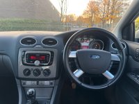 USED 2011 60 FORD FOCUS 1.6 Titanium Hatchback 5dr Petrol Manual (159 g/km, 99 bhp) 