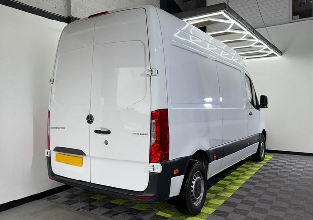 2019 Mercedes-Benz SPRINTER - Photo 2