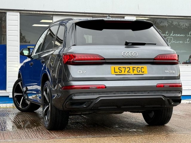 View our AUDI Q7