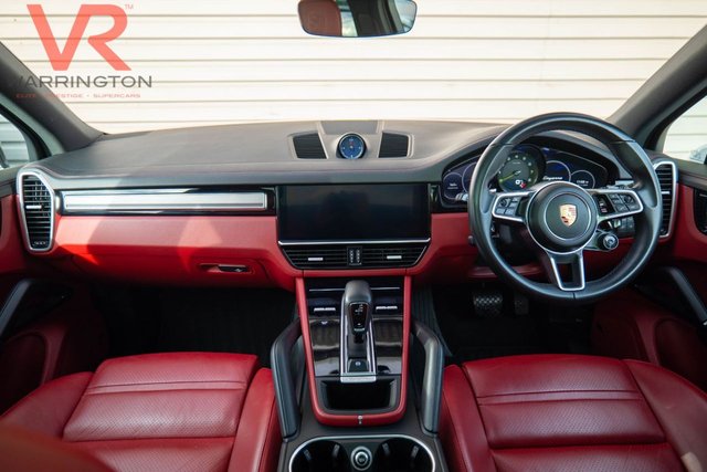 2023 PORSCHE CAYENNE - Photo 2