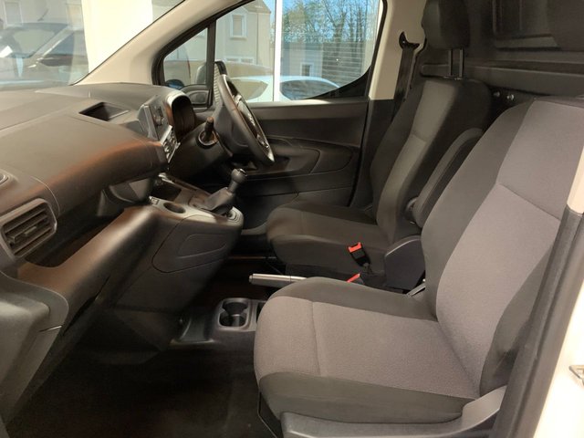 2021 Vauxhall Combo 1.5L Dynamic 4dr - Photo 6