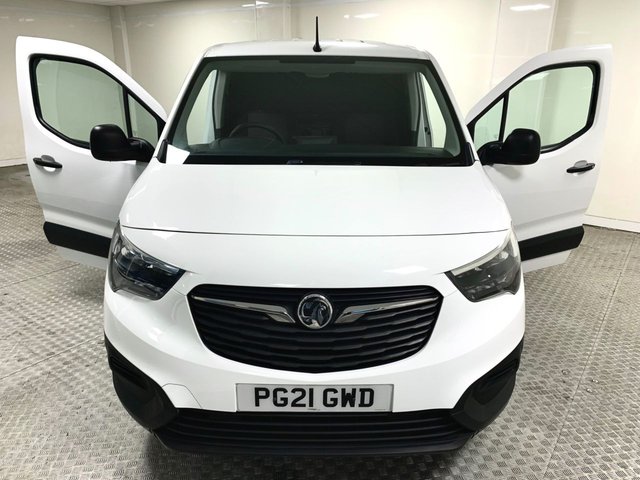 2021 Vauxhall Combo 1.5L Dynamic 4dr - Photo 9