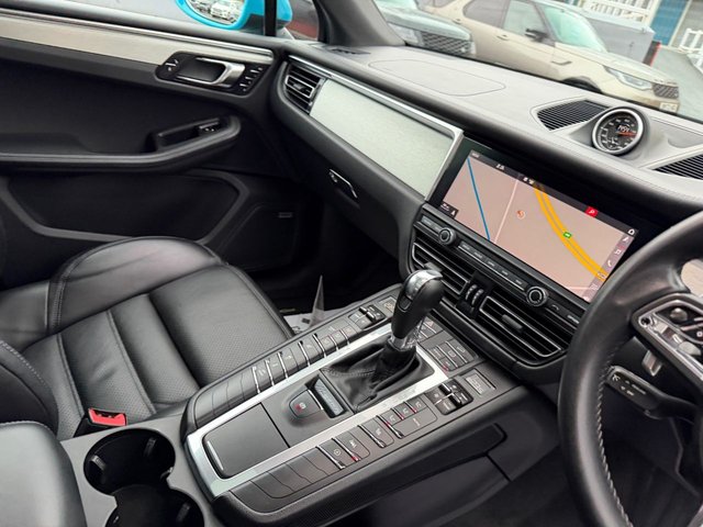 2018 Porsche Macan 2L null 5dr - Photo 12