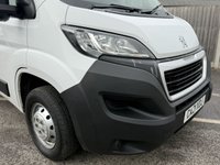 USED 2021 21 PEUGEOT BOXER 2.2 BlueHDi 335 Professional Panel Van 5dr Diesel Manual L3 H2 Euro 6 (s/s) (140 ps) This 2021 Peugeot Boxer presents an exceptional opportunity with its single owner and remarkably low mileage of just 57,398 miles for its age. This 2.2 BlueHDi 335 Professional L3 H2 Euro 6 panel van is powered by an efficient 2.2 litre diesel engine, meeting Euro 6 emission standards. It comes equipped with a Touch Screen Navigation Pack featuring Bluetooth connectivity, rear parking sensors for enhanced manoeuvrability, and manual air conditioning for the cab area.
