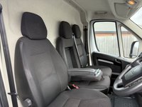 USED 2021 21 PEUGEOT BOXER 2.2 BlueHDi 335 Professional Panel Van 5dr Diesel Manual L3 H2 Euro 6 (s/s) (140 ps) This 2021 Peugeot Boxer presents an exceptional opportunity with its single owner and remarkably low mileage of just 57,398 miles for its age. This 2.2 BlueHDi 335 Professional L3 H2 Euro 6 panel van is powered by an efficient 2.2 litre diesel engine, meeting Euro 6 emission standards. It comes equipped with a Touch Screen Navigation Pack featuring Bluetooth connectivity, rear parking sensors for enhanced manoeuvrability, and manual air conditioning for the cab area.
