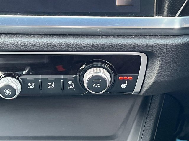 2020 AUDI Q3 1.5 TFSI CoD 35 S line S Tronic Euro 6 (s/s) 5dr - Photo 9