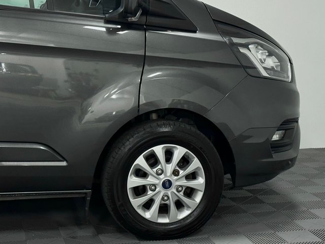 2018 Ford Transit Custom 2L Limited 5dr - Photo 11