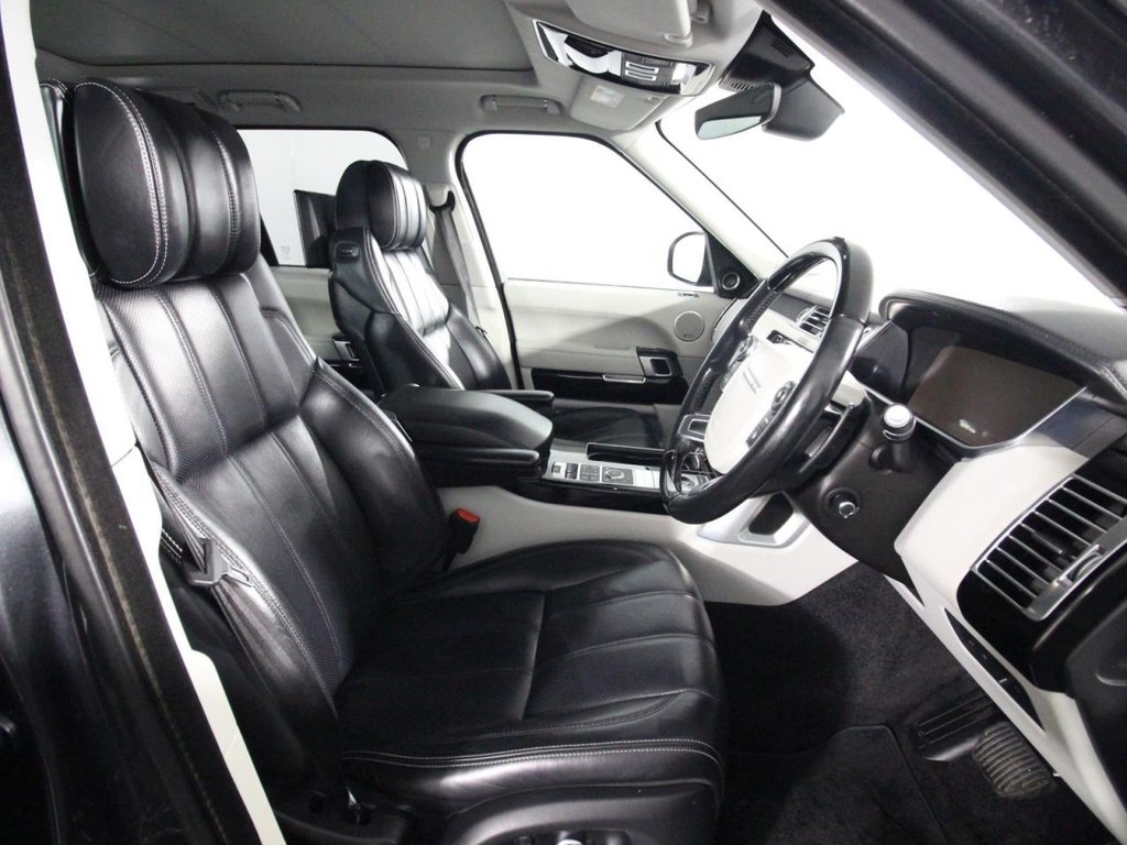 USED 2016 66 LAND ROVER RANGE ROVER 3.0 V6 Vogue SE SUV 5dr Petrol Auto 4WD Euro 6 (s/s) (340 ps) PANORAMIC SUNROOF - BLIS