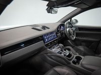 USED 2022 22 PORSCHE CAYENNE 3.0T V6 Coupe 5dr Petrol TiptronicS 4WD Euro 6 (s/s) (340 ps) PANORAMIC GLASS ROOF + CRAYON EXTERIOR COLOUR + FULL PORSCHE SERVICE HISTORY
