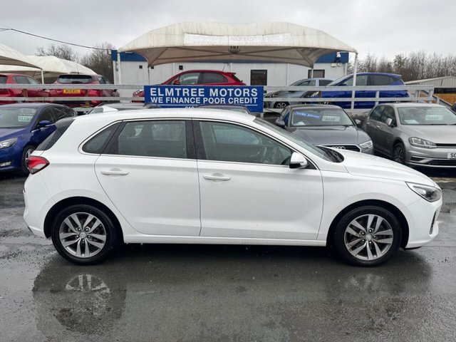 2018 HYUNDAI I30 - Photo 3