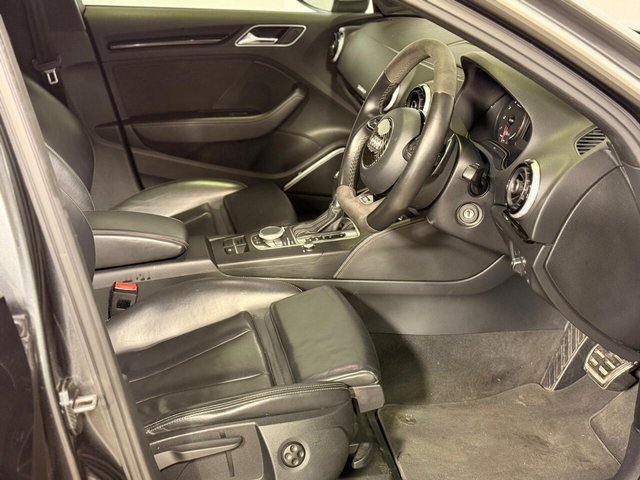 2015 AUDI RS3 - Photo 12