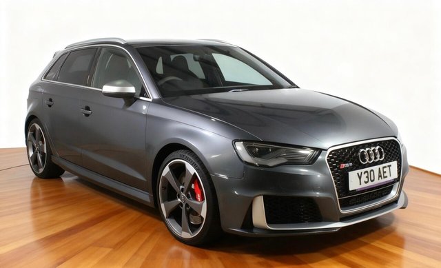 2015 AUDI RS3 - Photo 4