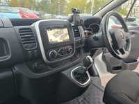 USED 2021 71 RENAULT TRAFIC 2.0 dCi ENERGY 28 Black Edition Van,, Euro 6 ULEZ, Automatic, Cruise, DAB, Bluetooth, A/C, Rear Sensors & Camera, + VAT @ 20%. This 2021 Renault Trafic boasts an MOT valid until September 2026, offering excellent peace of mind for the coming years. This dCi ENERGY 28 Black Edition SWB Standard Roof model is powered by an efficient 2.0 litre diesel engine, meeting Euro 6 emissions standards. It comes equipped with a rear parking camera and rear parking sensors to assist with manoeuvring, alongside a wide view mirror that includes blind spot assistance. For your entertainment and connectivity, enjoy the DAB radio with Blu