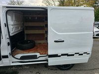 USED 2021 71 RENAULT TRAFIC 2.0 dCi ENERGY 28 Black Edition Van,, Euro 6 ULEZ, Automatic, Cruise, DAB, Bluetooth, A/C, Rear Sensors & Camera, + VAT @ 20%. This 2021 Renault Trafic boasts an MOT valid until September 2026, offering excellent peace of mind for the coming years. This dCi ENERGY 28 Black Edition SWB Standard Roof model is powered by an efficient 2.0 litre diesel engine, meeting Euro 6 emissions standards. It comes equipped with a rear parking camera and rear parking sensors to assist with manoeuvring, alongside a wide view mirror that includes blind spot assistance. For your entertainment and connectivity, enjoy the DAB radio with Blu