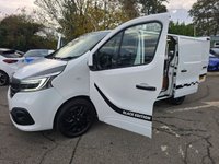 USED 2021 71 RENAULT TRAFIC 2.0 dCi ENERGY 28 Black Edition Van,, Euro 6 ULEZ, Automatic, Cruise, DAB, Bluetooth, A/C, Rear Sensors & Camera, + VAT @ 20%. This 2021 Renault Trafic boasts an MOT valid until September 2026, offering excellent peace of mind for the coming years. This dCi ENERGY 28 Black Edition SWB Standard Roof model is powered by an efficient 2.0 litre diesel engine, meeting Euro 6 emissions standards. It comes equipped with a rear parking camera and rear parking sensors to assist with manoeuvring, alongside a wide view mirror that includes blind spot assistance. For your entertainment and connectivity, enjoy the DAB radio with Blu