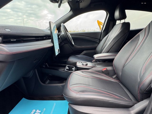 2022 FORD MUSTANG MACH-E - Photo 5