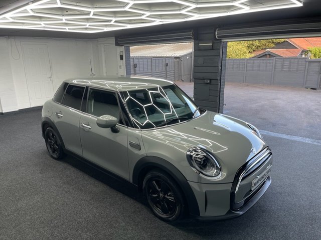 2021 MINI Hatch 1.5L Cooper Classic 5dr - Photo 3
