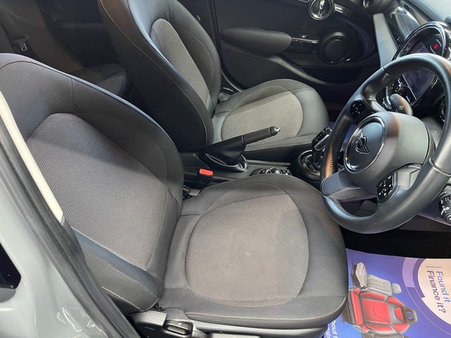 2021 MINI Hatch 1.5L Cooper Classic 5dr - Photo 8