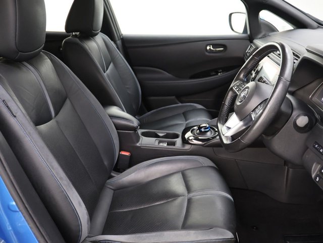 2021 Nissan Leaf - Photo 11