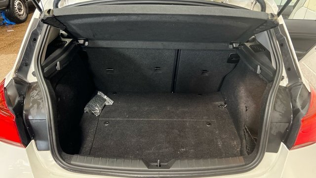 2017 BMW 1 Series 2L Sport 5dr - Photo 6