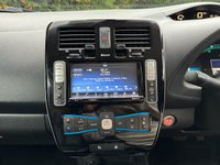 USED 2017 17 NISSAN LEAF 30kWh Tekna Hatchback 5dr Electric Auto (109 bhp) Tekna, Leather, Heated Seats
