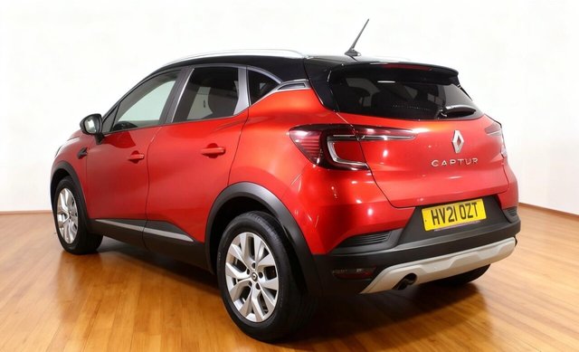 2021 RENAULT CAPTUR - Photo 8